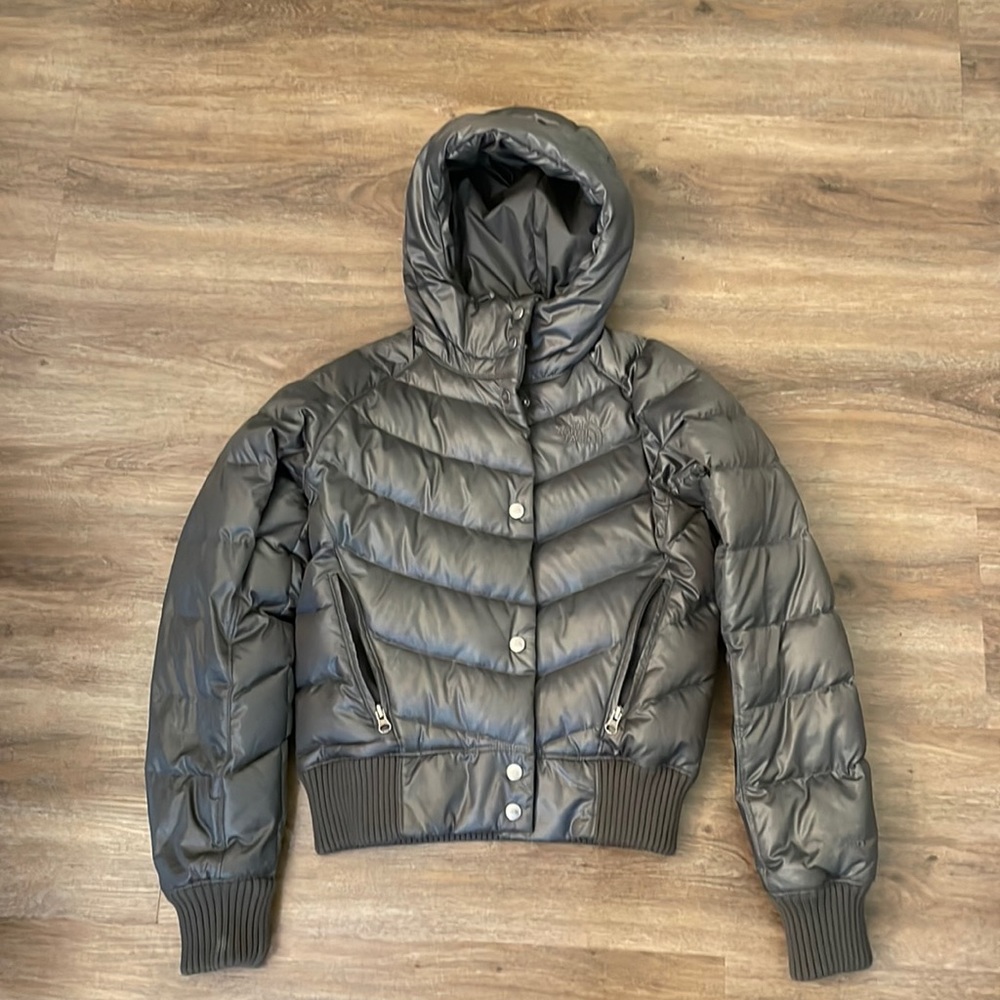 North Face puffer coat. XS. Graphite. Only worn 1-2x excellent condition